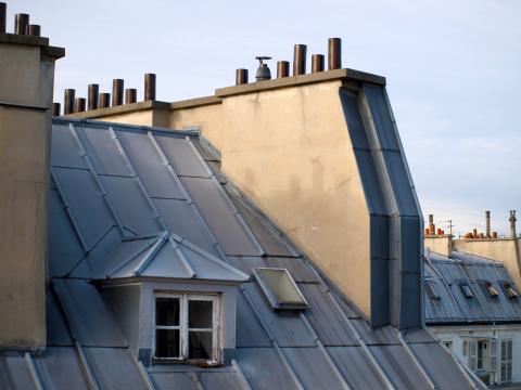 Les « chambres de service » se trouvent généralement dans les immeubles haussmanniens. © Fotolia Logements vacants : le dispositif Multiloc’ intègre les « chambres de service »