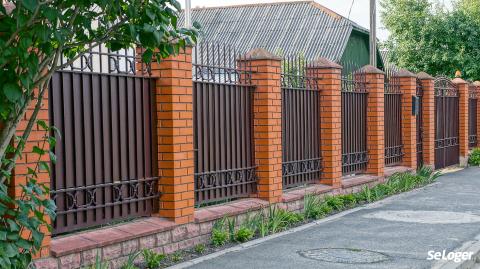 Quelles sont les règles pour l'implantation de clôtures ?