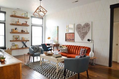 Avoir un petit salon ne signifie pas que vous devez renoncer au confort et à une déco qui vous ressemble. © Deavita Les astuces pour aménager votre salon