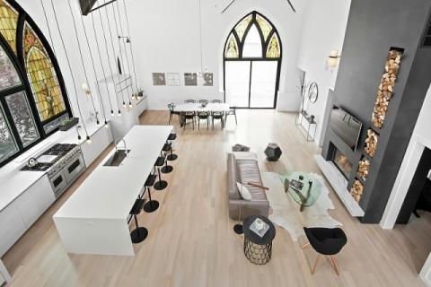 Une église transformée en loft moderne : le résultat est époustouflant ! 