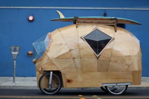 Des maisons mobiles fabriquées à partir d’objets de récupération