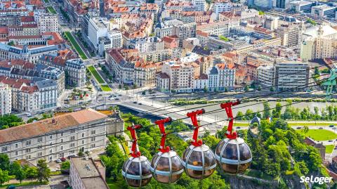 À Grenoble, le marché immobilier ressent les impacts de la crise sanitaire. © katatonia82 - Shutterstock « À Grenoble, le marché immobilier manque de stabilité »