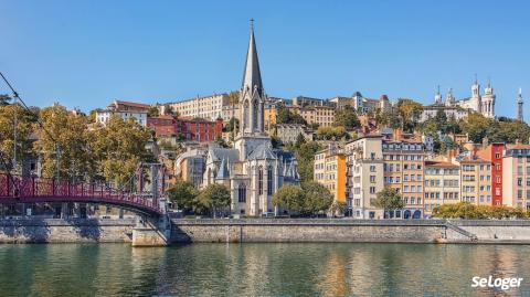 Après une relative stagnation relative durant l'été, les prix lyonnais ont bondi (+ 6,6 %) sur les trois derniers mois. ©Stockbym Après un coup de mou, le prix immobilier à Lyon repart à la hausse !