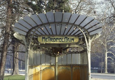 Où se trouvent les stations de métro les plus chères de Paris ?