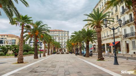Bordée par la mer Méditerranée, la préfecture du Var ne cesse de gagner en attractivité. © Galina Savina – Shutterstock « Toulon : un marché immobilier très dynamique »