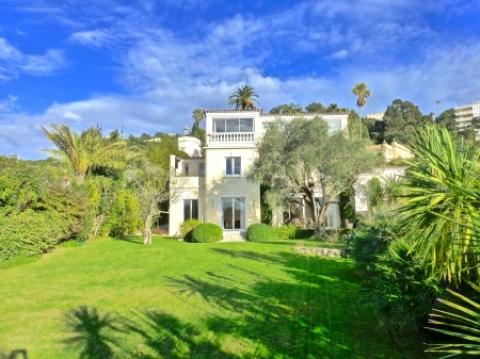 Cannes : la villa du dirigeant déchu Bo Xilai est en vente