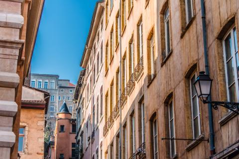 <em>Modifier Article</em> Quel type de carrelage choisir pour le séjour d’un logement à Lyon ?