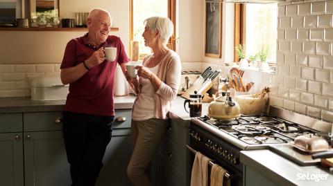 Personnes âgée dans une cuisine 