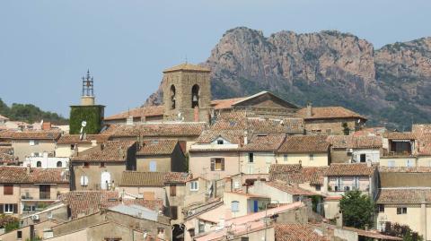 La difficulté à obtenir un prêt a accentué les négociations sur les prix immobilier à Roquebrune-sur-Argens. © nono - Adobe Stock