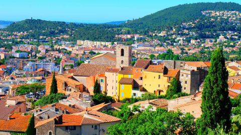 vue-sur-vieille-ville-hyeres-logicimmo