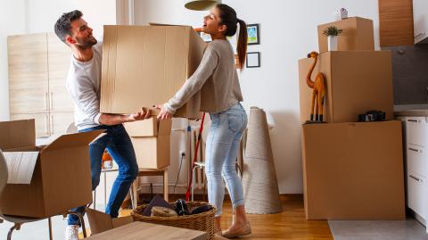 Transférer ou résilier son contrat d'assurance habitation dépend du nouveau logement dans lequel vous déménagez. © estradaanton