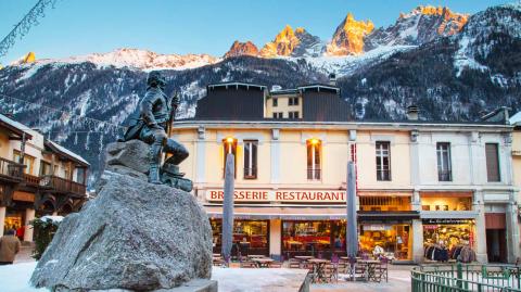 Le marché de Chamonix et Sallanches est un marché de vendeur. © Nataliya Nazarova - Shutterstock