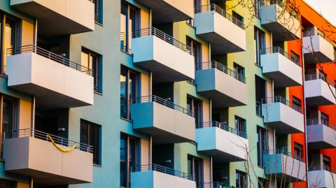 Les logements sociaux s'adressent à des personnes aux revenus modestes. © Robert Herhold - Adobe Stock