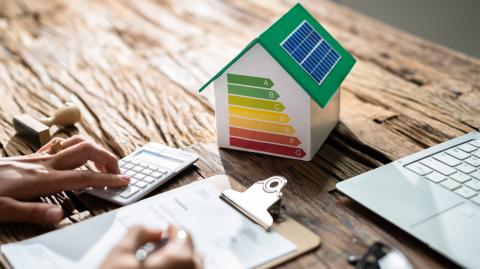 L'audit énergétique est désormais obligatoire pour la vente des logements classés F et G. © Andrey Popov - Adobe Stock