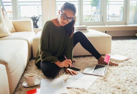 Les étudiants doivent obligatoirement assurer leur logement. © DaniloAndjus – Getty Images