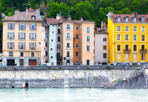 La rénovation énergétique peut être compliquée en copropriété. © JannHuizenga - Getty Images