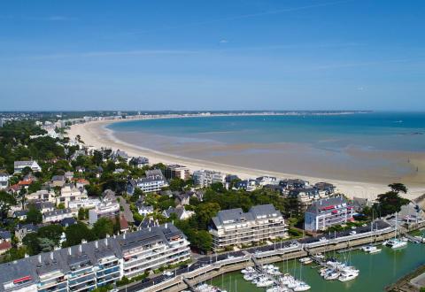 Investir dans une cité balnéaire offre de nombreuses perspectives. © Altitude Drone - Getty Images