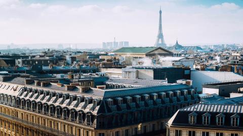 Les propriétaires attendent pour remettre leur logement en location, ce qui crée une tension immobilière. © Nikada - Getty images