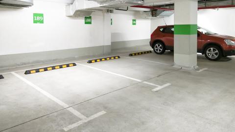 Les parkings souterrains comptent de nombreuses places inutilisées, qui sont réquisitionnées et mises en location par Yespark. © Ground Picture - Shutterstock