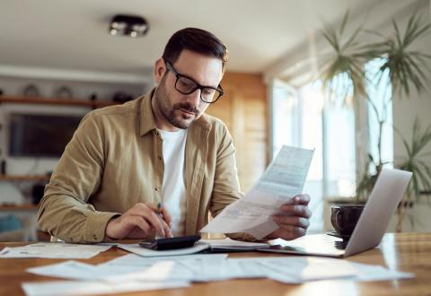 Le calcul de la taxe foncière, jugé inégalitaire, pourrait évoluer. © skynesher - Getty Images