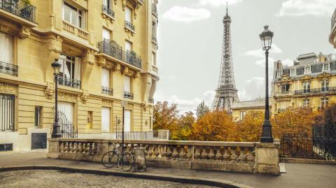 A Paris, le marché de la location est particulièrement tendu et les loyers ne cessent d'augmenter malgré les mesures de plafonnement. © Eva-Katalin - Getty images