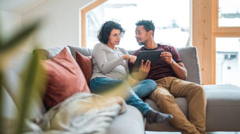 Si vous êtes propriétaire et que situation immobilière a changé depuis l'année dernière, vous devez remplir une déclaration des biens. © AzmanL - Getty images