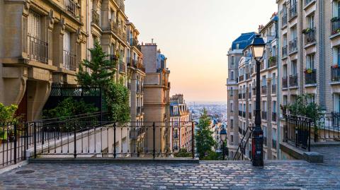 Le dispositif Eco-rénovons Paris+ encourage les copropriétaires à engager des travaux de rénovation et d'amélioration. © DaLiu - Getty images