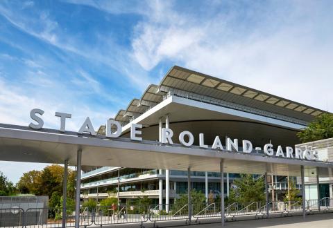 Créé en 1891, Roland Garros est l’un des plus anciens tournois de tennis. © yorgen67 – Getty Images