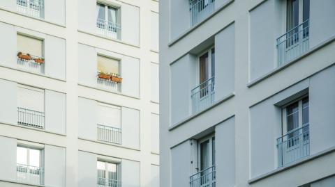 Les prix du gaz et de l'électricité augmentent et donnent du fil à retordre aux copropriétaires. © MarioGuti - Getty images