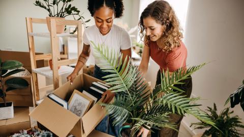 Pensez à positiver et à faire de votre nouvel environnement un endroit où vous vous sentez bien. © StefaNikolic - Getty images