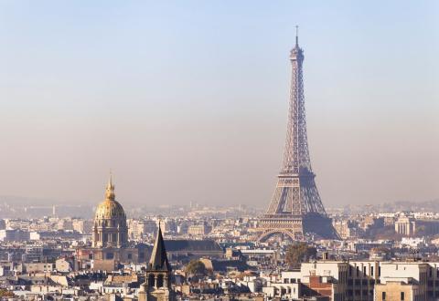 Les Franciliens peuvent désormais connaître la qualité de l’air dans leur rue ! © Getty Images - NicoElNino