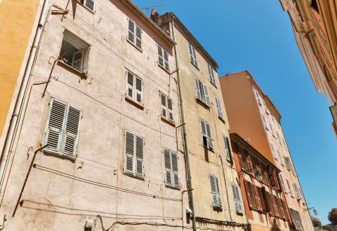 Le permis de louer s’applique souvent qu’à certaines catégories de logements. © Panama7 - Getty Images