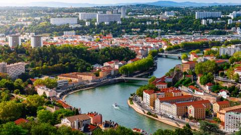 Lyon va accueillir le premier bâtiment sans chauffage ni climatisation, qui va offrir une température confortable toute l'année. © Gregory_DUBUS - Getty images