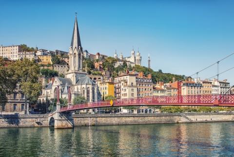 Lyon durcit les règles de location Airbnb