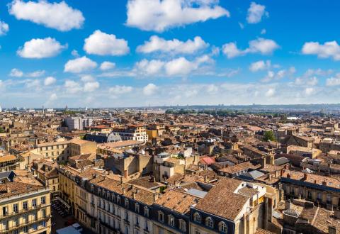 Au Bouscat, le prix de vente moyen est proche de celui constaté à Bordeaux. © bloodua – Getty Images