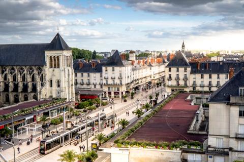 Tours vue aérienne investir