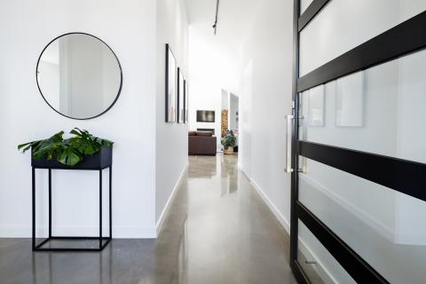 7 couleurs tendances pour votre couloir