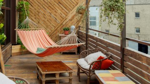 9 idées pour décorer les murs de votre balcon