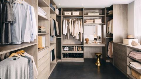 Dressing sur mesure créé par Darty Concepteur Cuisine. ©️Darty Concepteur Cuisine
