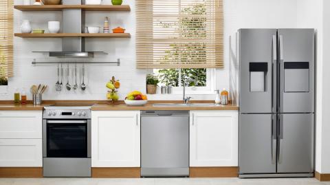 Prenez le temps de vous pencher sur vos besoins avant d'acheter vos appareils électroménagers. © gerenme - Getty images