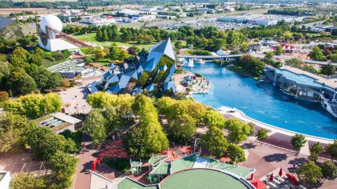 L'accessibilité des communes à proximité du Futuroscope, combinée à un bassin d’emplois stable attire les primo-accédants et les familles souhaitant s’installer près d’un pôle dynamique tout en gardant un budget maîtrisé. © Willy Mobilo - Getty images