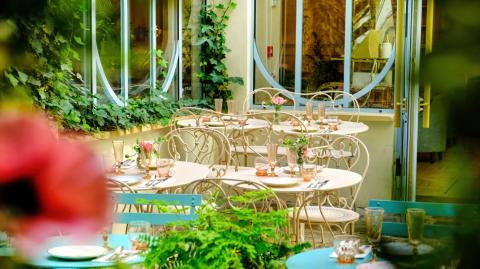À l'ombre de la verdure et des parasols, ces adresses promettent une pause rafraîchissante en plein Paris