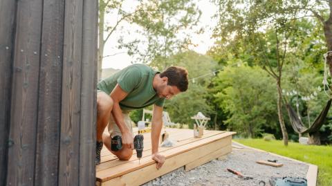 Refaire sa terrasse : faut-il faire une demande à la mairie ?