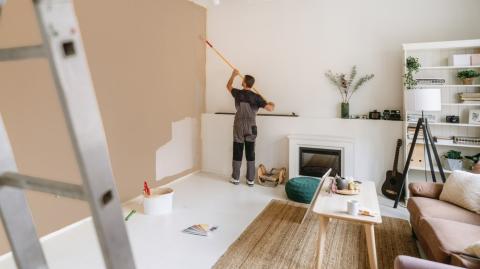 De quelle couleur peindre les murs pour vendre une maison rapidement ?