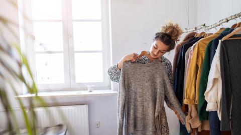 Comment aménager une chambre sans armoire ?