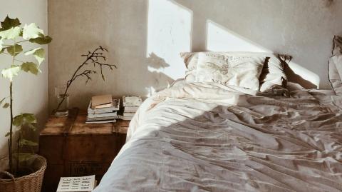 Lumière naturelle dans une chambre à coucher