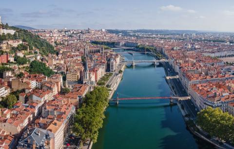 Acheter un bien immobilier à proximité de Lyon permet le plus souvent de gagner en pouvoir d'achat. ©Getty Images