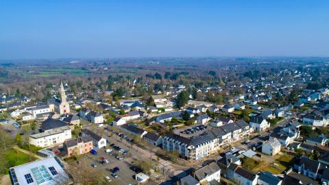 Vue aerienne de la ville de sautron