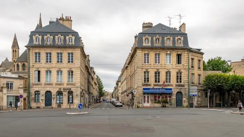 Vue sur une rue caractéristique du quartier Hastings de Caen