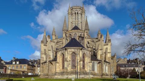 Vue sur la cathédrale de Coutances, en Normandie